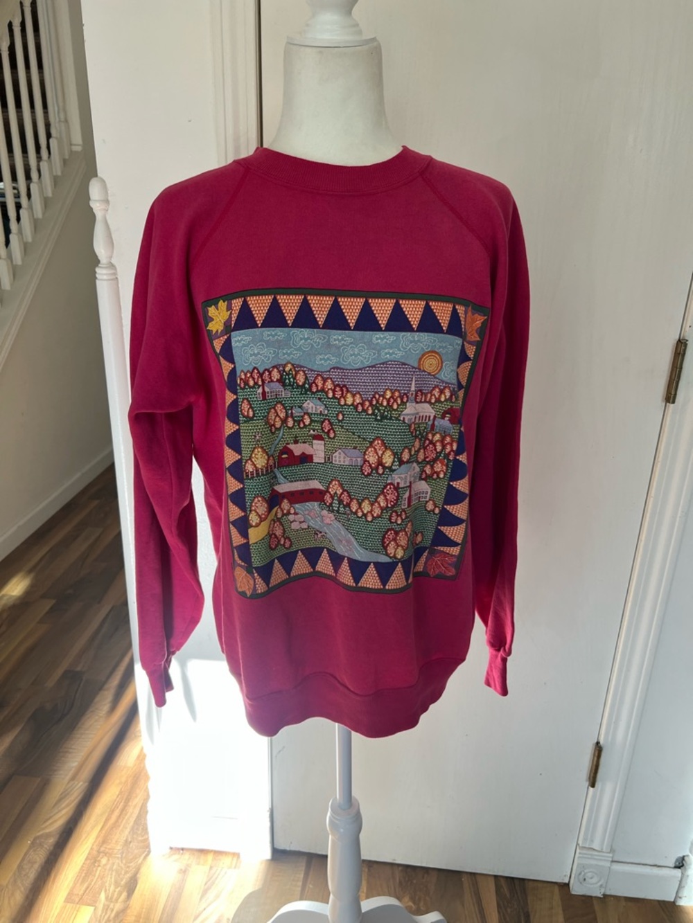 American Vintage Raspberry Pink Sweatshirt w/ Countryside Scenic Patch, Large